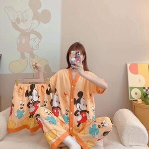 NWT: Women’s Mickey Pajama Set